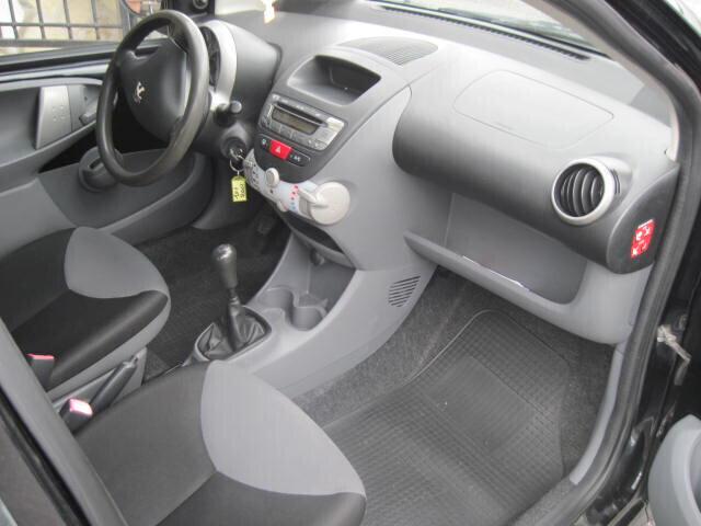 Peugeot 107 1.0 5 porte NEOPATENTATI