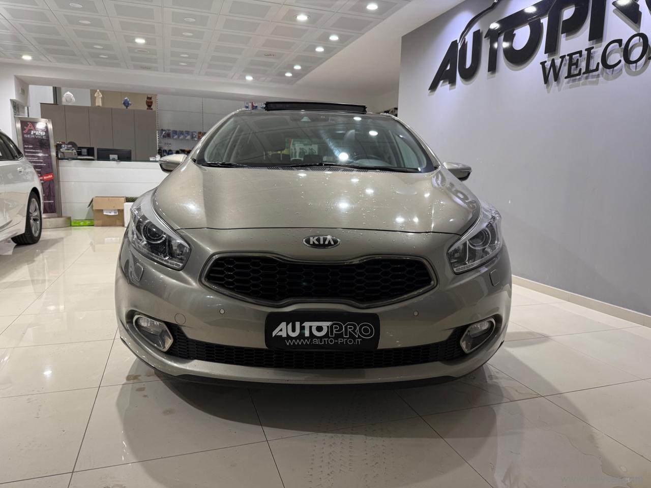 KIA cee d 1.6 CRDi 128 CV 5p. Class TETTO APRIBILE