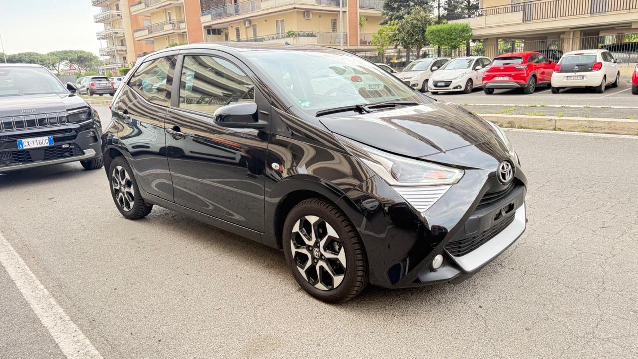 Toyota Aygo Connect 1.0 VVT-i 72 CV 5 porte x-play LED NAVI KAMERA PDC BLUETOOTH CERCHI 16