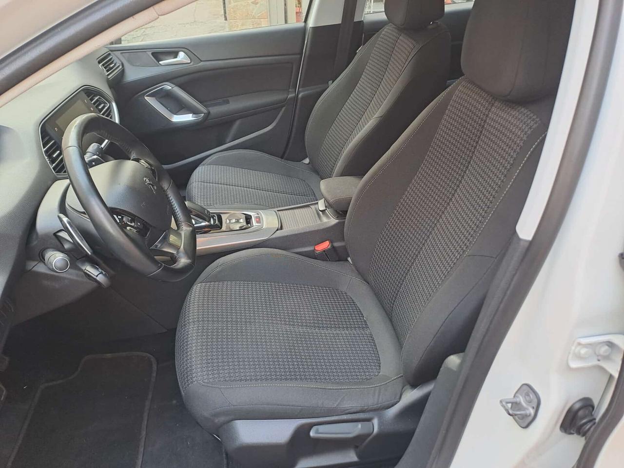 Peugeot 308 BlueHDi 130 EAT8