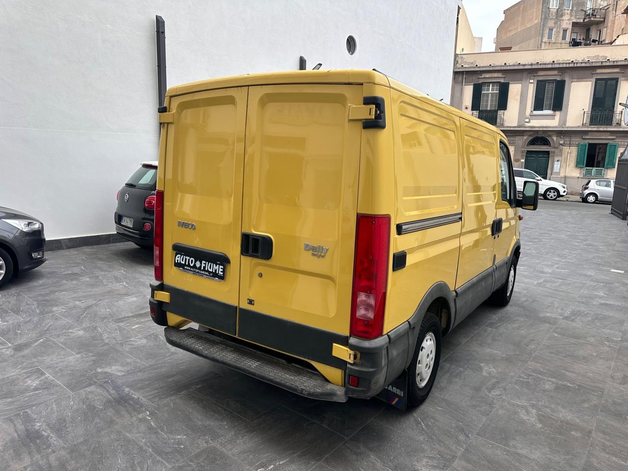Iveco Daily 35S11 2.8 TDI PM Cabinato