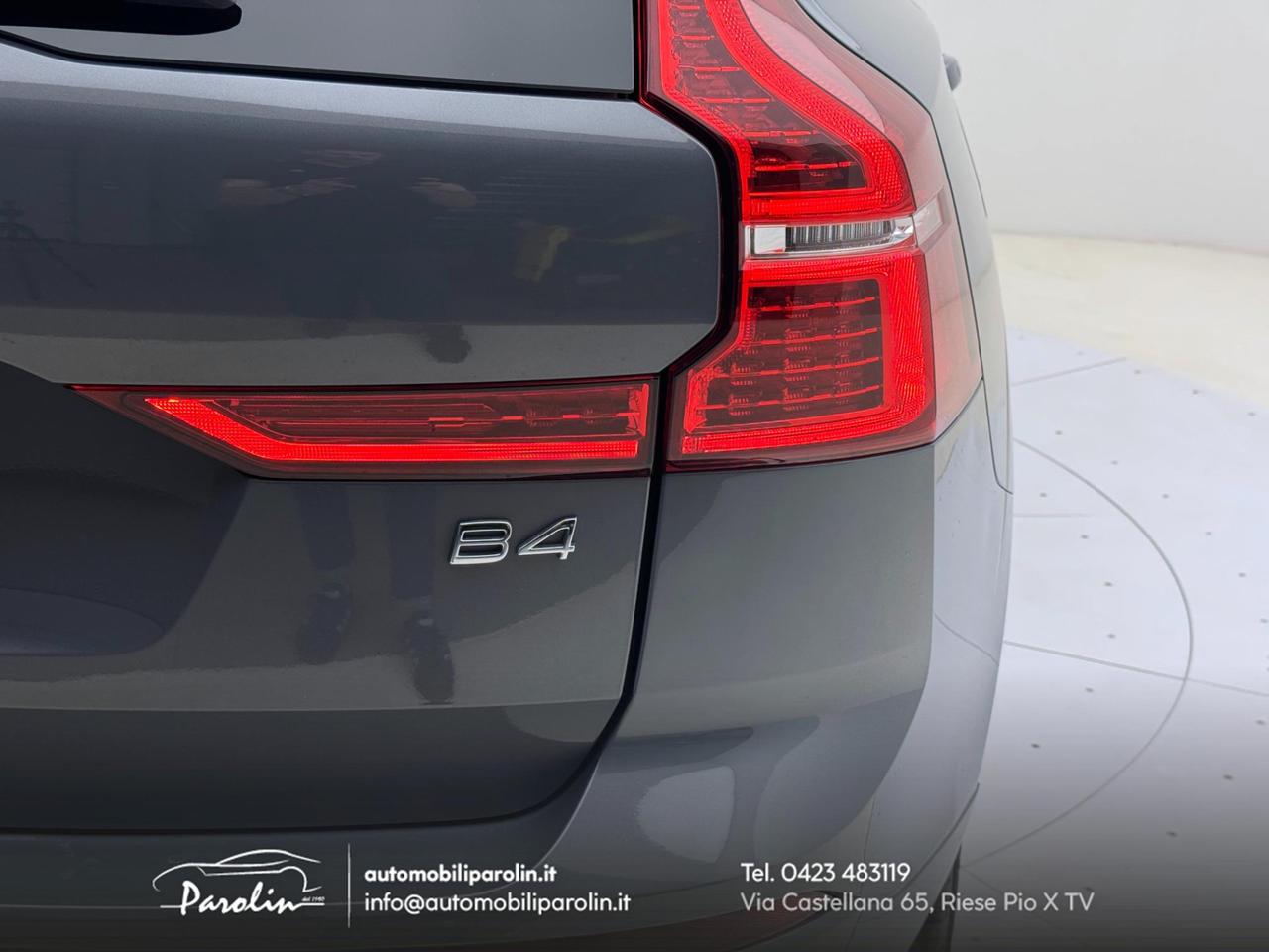 VOLVO XC60 B4 (d) automatico Core Telecamera-CarPlay-Navi