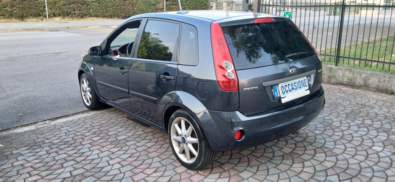 Pochi km diesel neopatentati Ford fiesta
