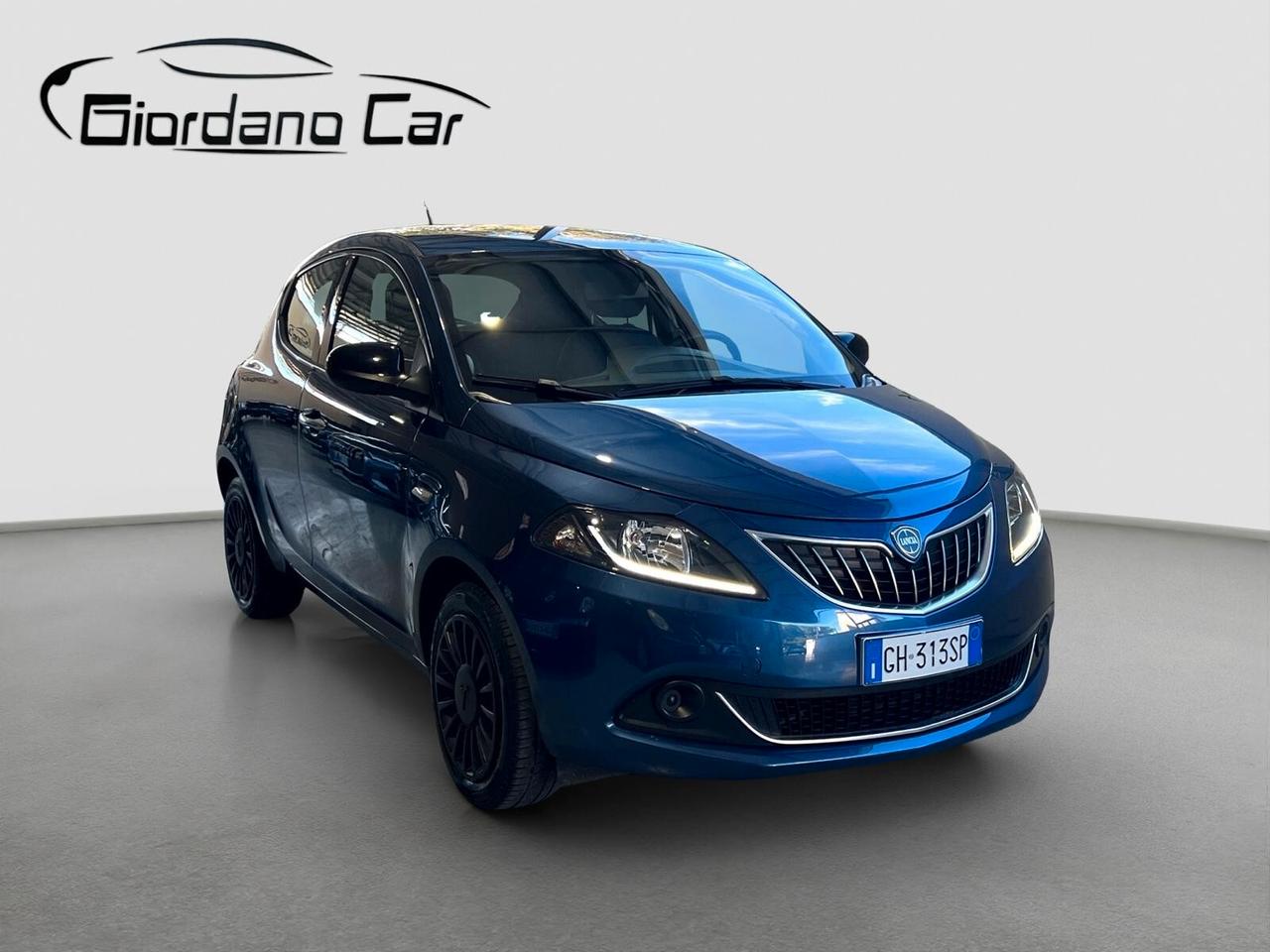 Lancia Ypsilon 1.0 FireFly 5 porte S&S Hybrid Ecochic Silver