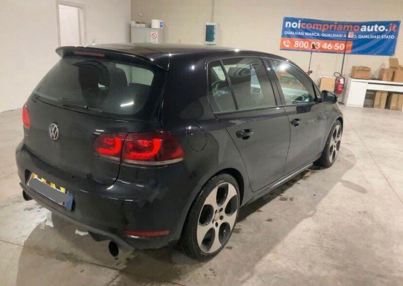 Volkswagen Golf GTI 2.0 TSI 5P