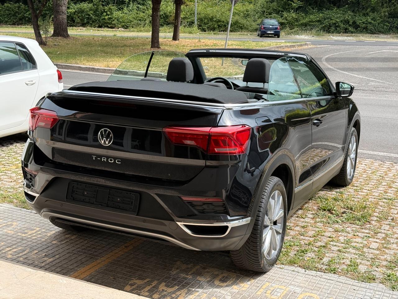 Volkswagen T-Roc 1.0 Cabrio Style Prezzo reale Navi