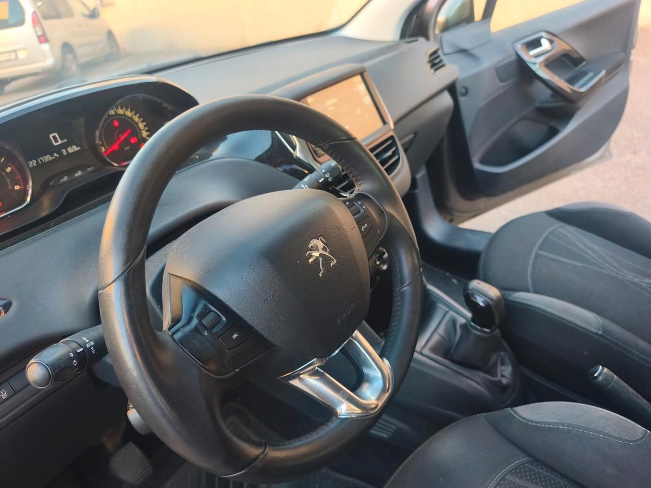 Peugeot 208 2014---1.4 Diesel Neopatentati