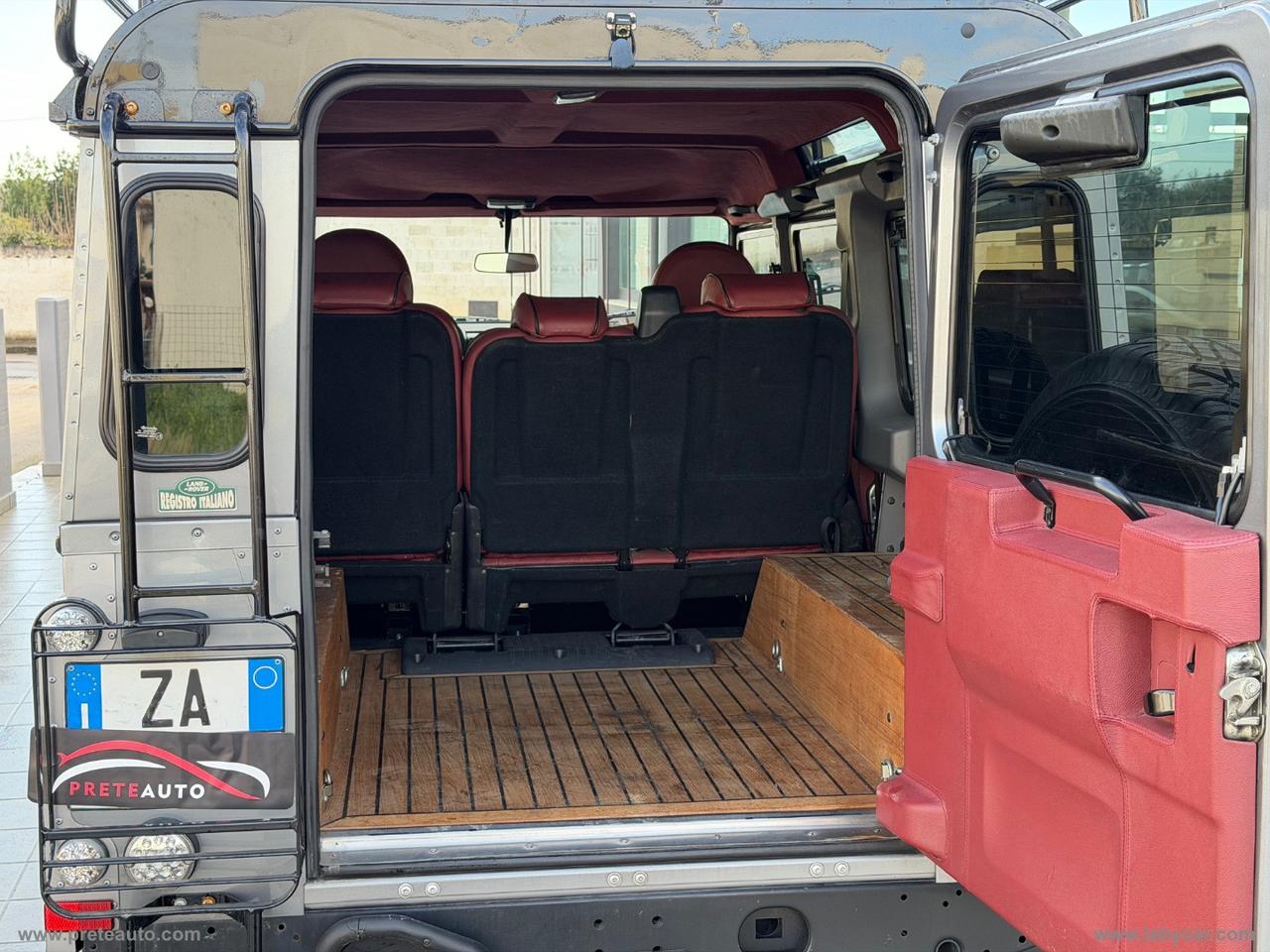 LAND ROVER Defender 110 2.2 TD4 Station Wagon N1