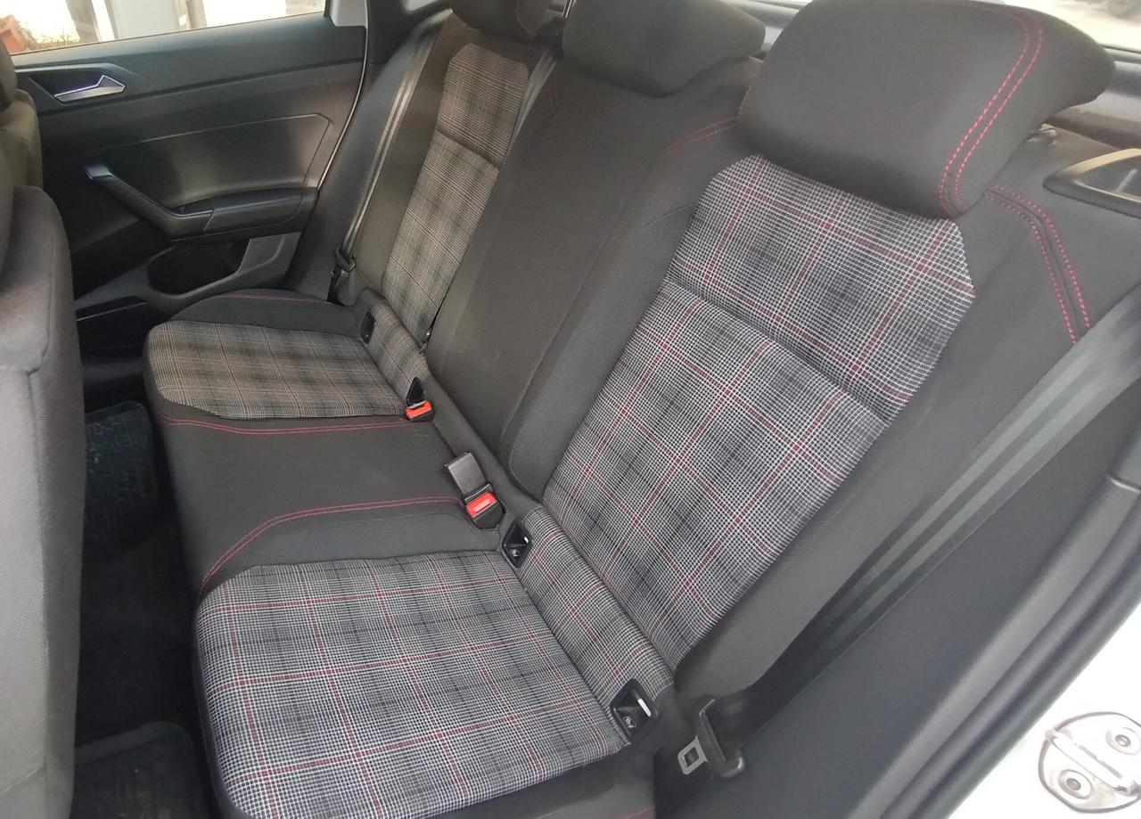 Volkswagen Polo 2.0 TSI DSG GTI