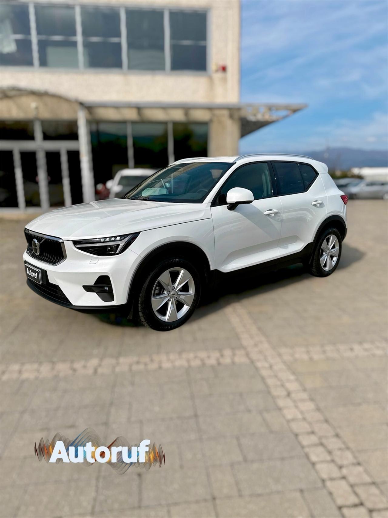 Volvo XC40 Mild Hybrid B3 163cv Crystal White 2025