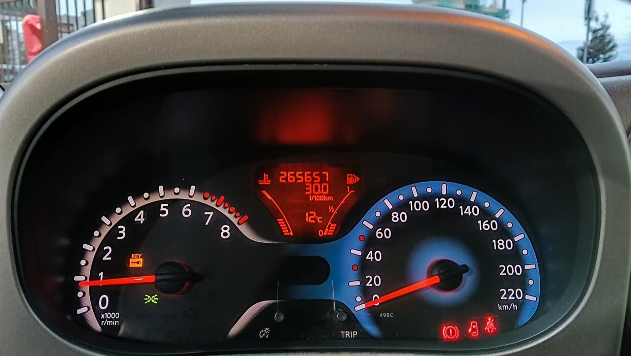 NISSAN CUBE 1.6 BENZ-RETROC-NAVI