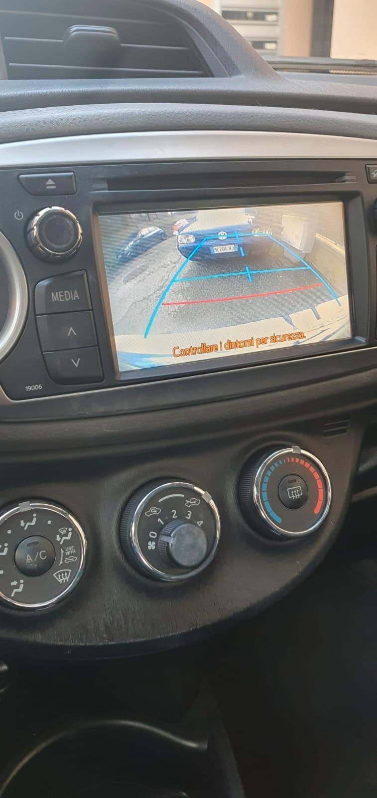 Toyota Yaris 1.0 3 porte Lounge *LEGGI*