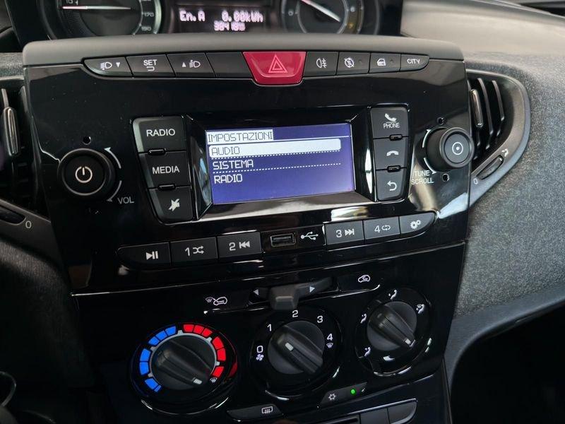 Lancia Ypsilon Ypsilon 5p 1.0 hybrid 70cv 6m Silver Plus