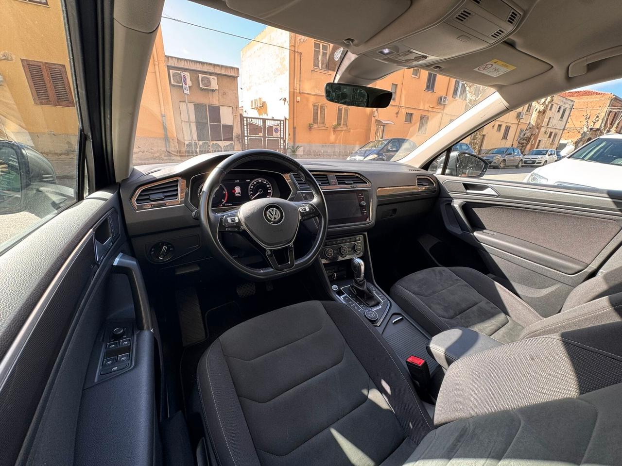 Volkswagen Tiguan 2.0 TDI SCR DSG 4MOTION R-Line TUA DA 305€