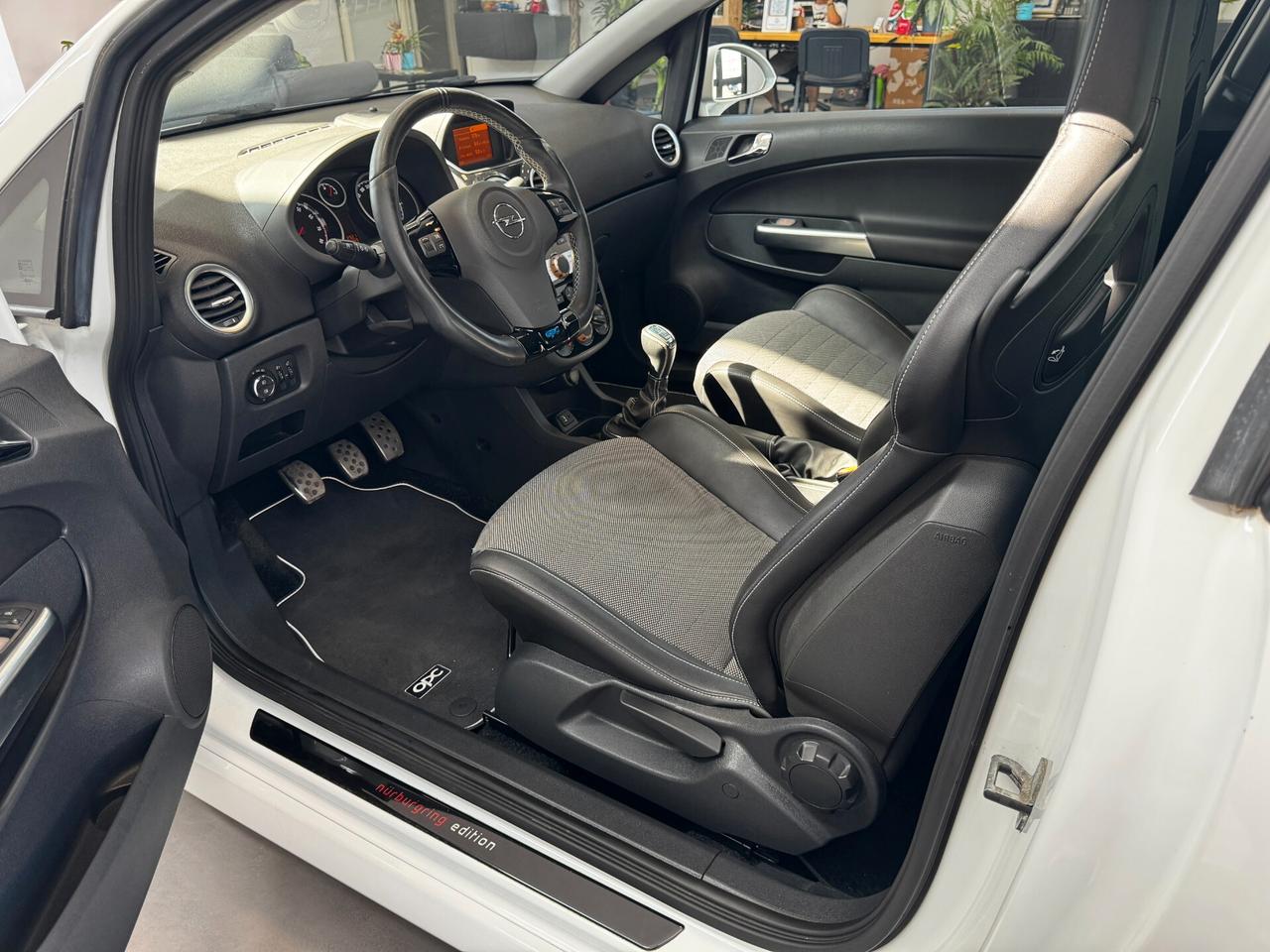 Opel Corsa 1.6 T 3 porte Nürburgring Edition OPC 250CV