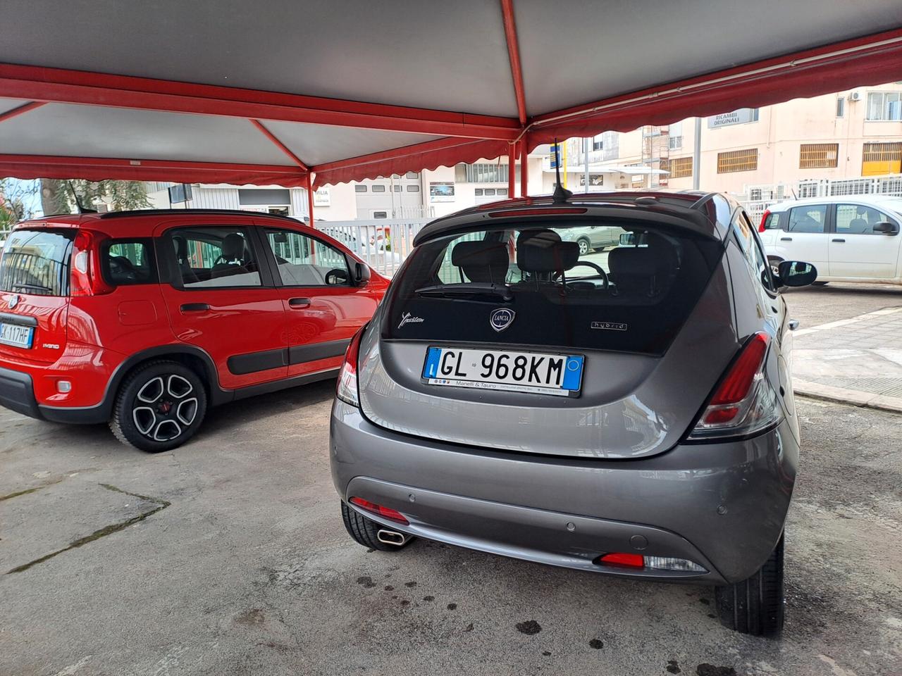 Lancia Ypsilon 1.0 FireFly 5 porte S&S Hybryd Gold