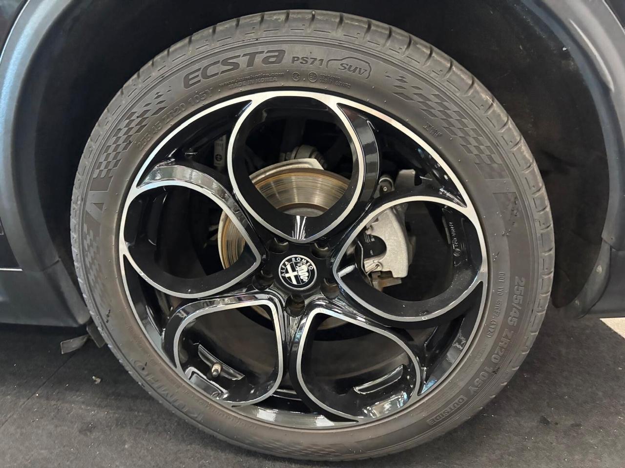 Alfa Romeo Stelvio 2.2 Turbodiesel 180 CV AT8 RWD Business
