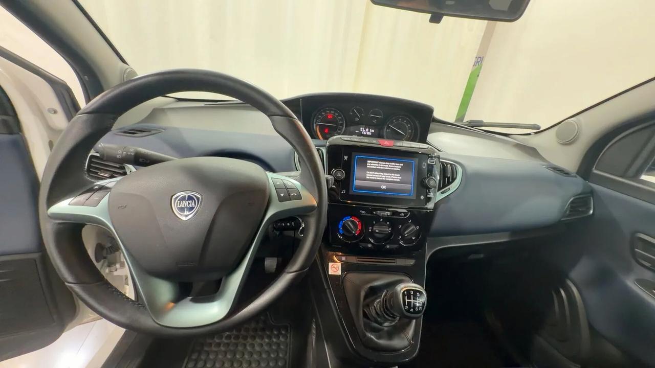 Lancia Ypsilon 1.0 Hybrid Platino full optional