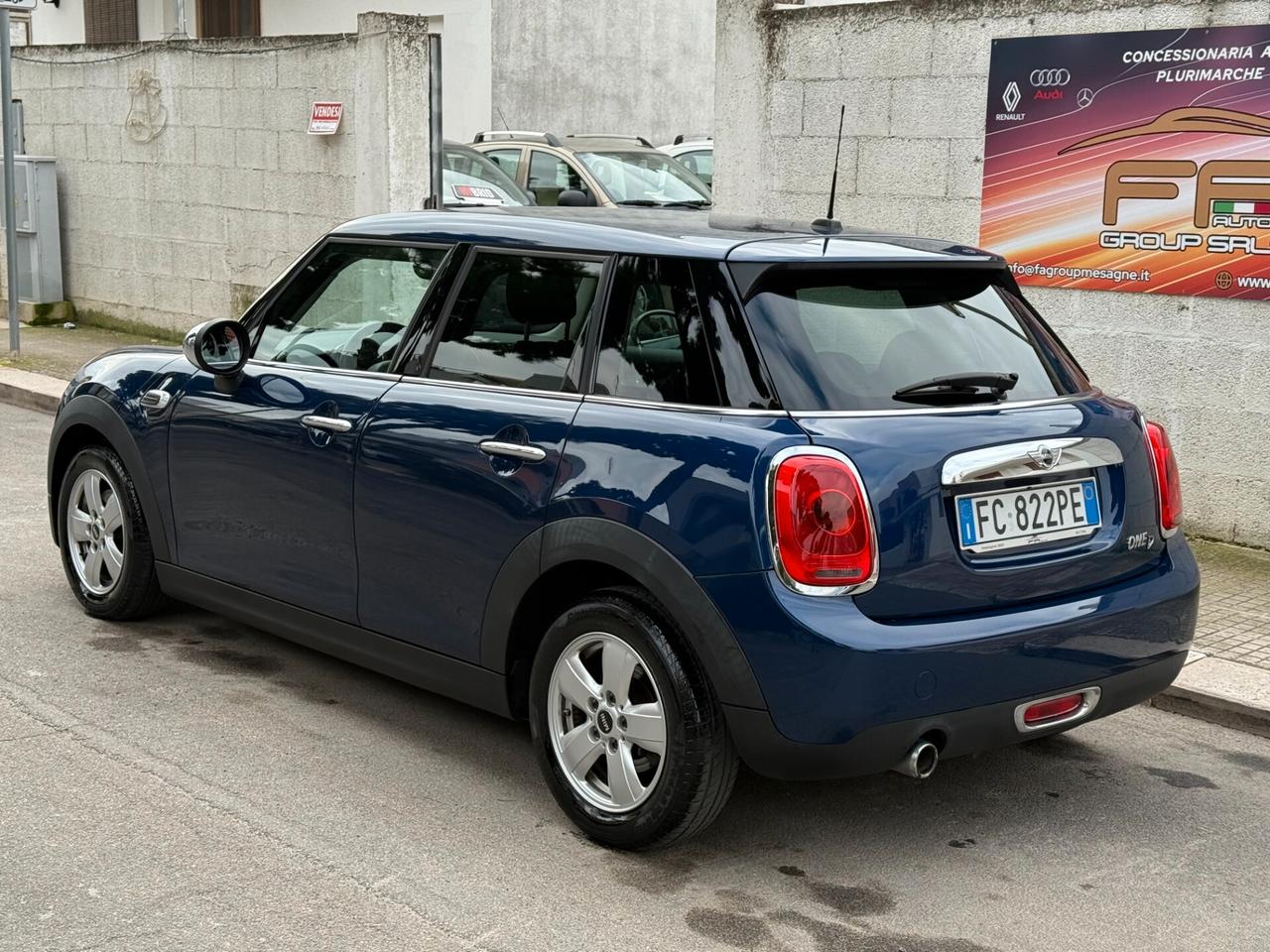 Mini 1.5 One D 95CV 5P *LUCI LED AMBIENT – 2016