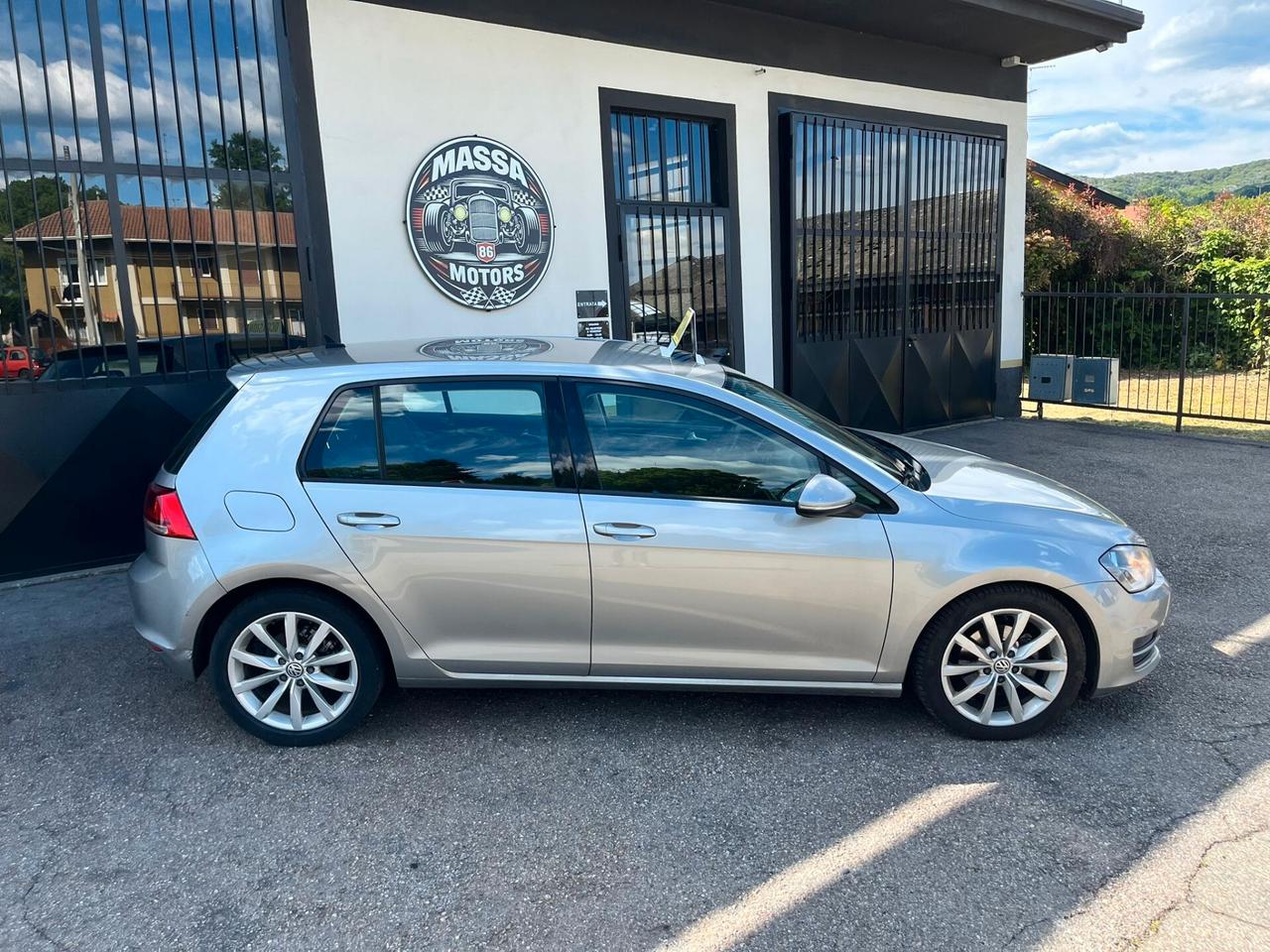 Volkswagen Golf 1.6 TDI 110 CV DSG 5p. HIGHLINE! 24 MESI DI GARANZIA!!