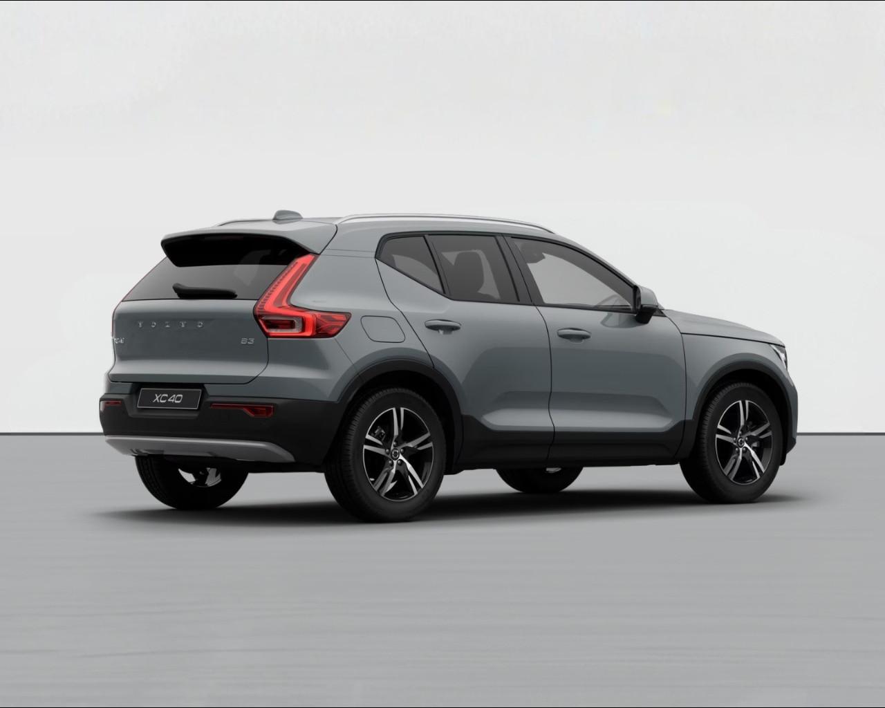 VOLVO XC40 CORE B3 AUTO PREZZO PROMO FINO A FINE MESE