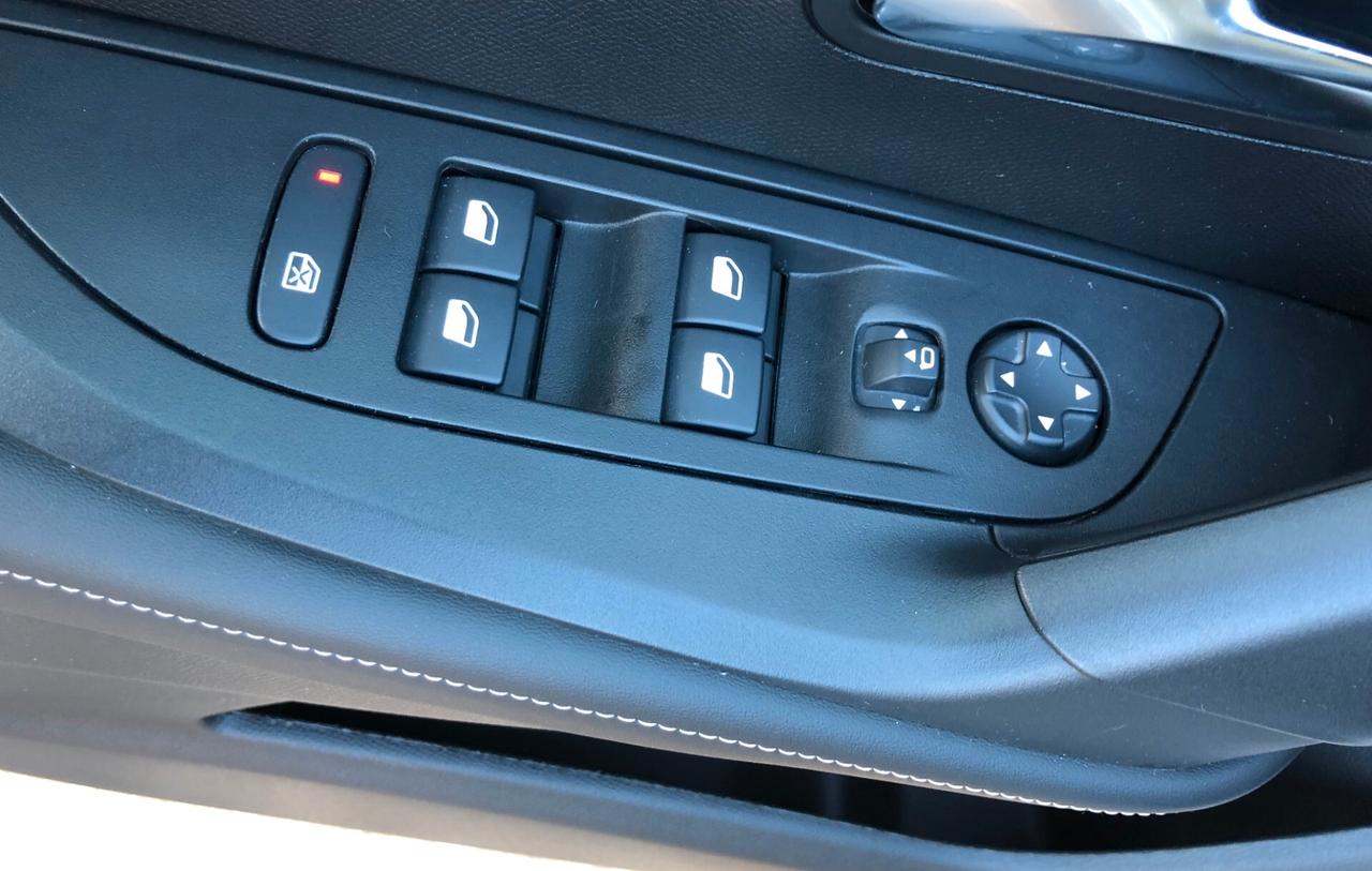 Peugeot 2008 PureTech 100 S&S Allure