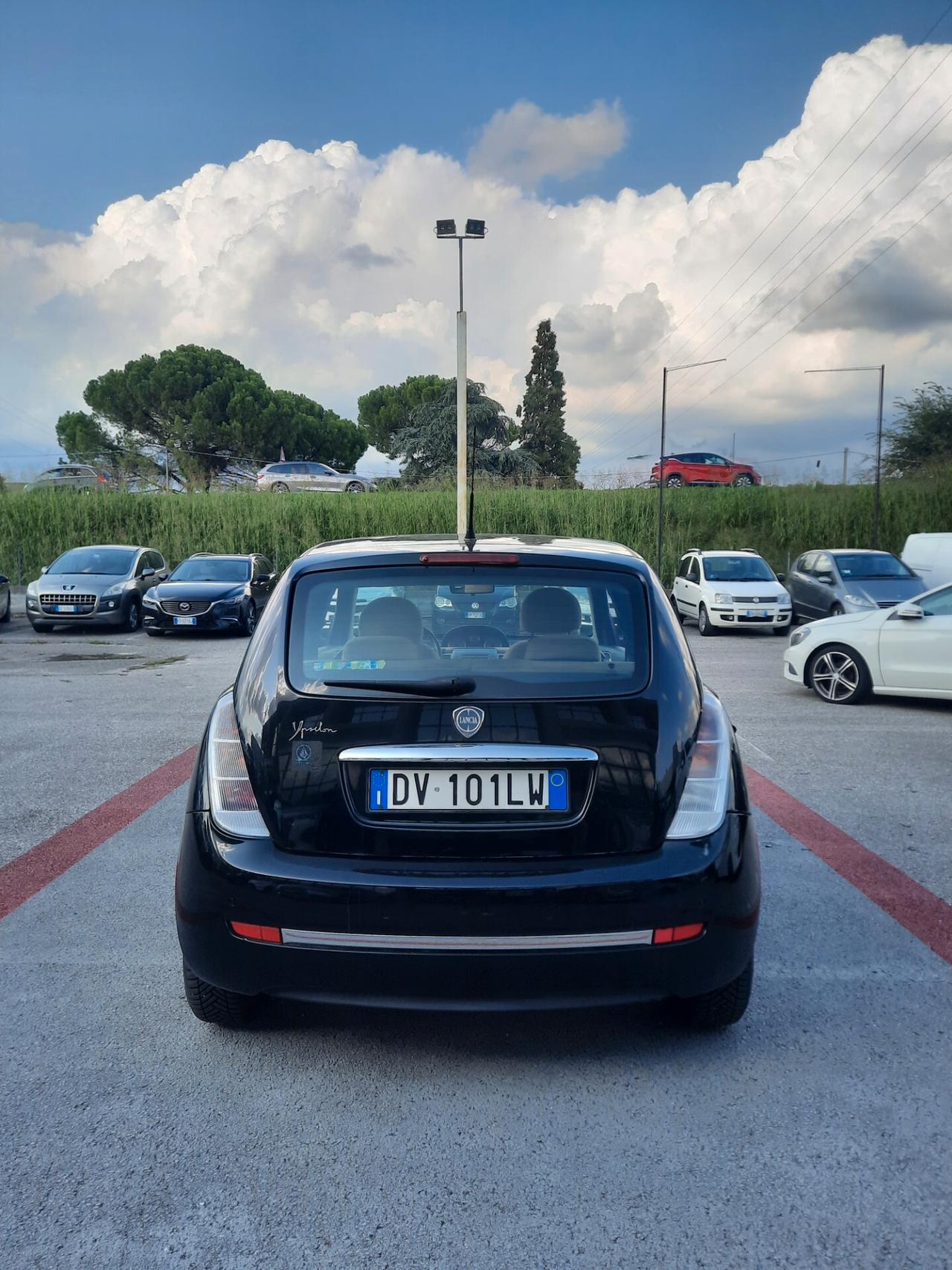 Lancia Ypsilon 1.2 Platino OK NEOPATENTATI
