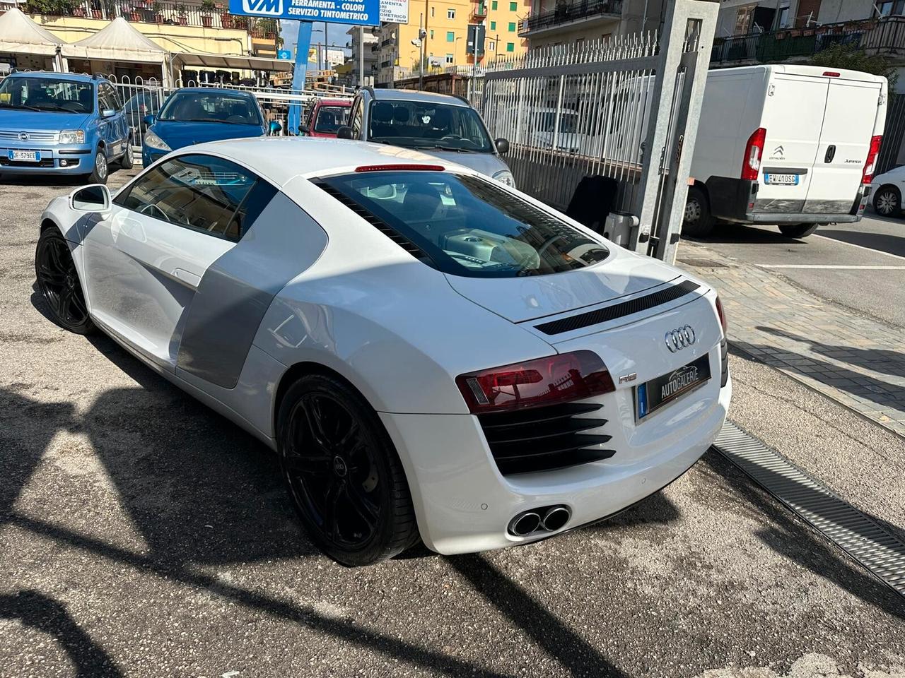Audi R8 4.2 V8 FSI quattro R tronic