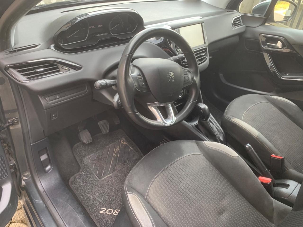 Peugeot 208 PureTech 82 5 porte Allure