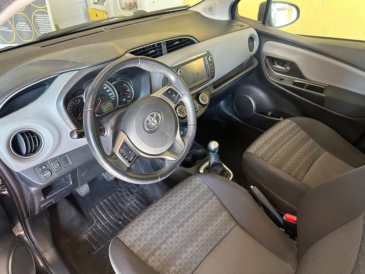 Toyota Yaris 1.0benz. Per neo patentati
