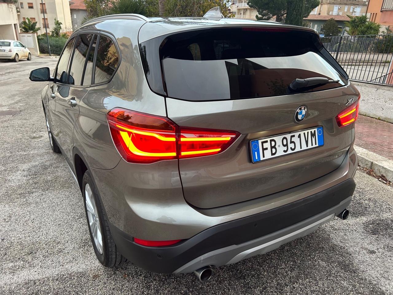 Bmw X1 xDrive20d xLine. Strafull !!!