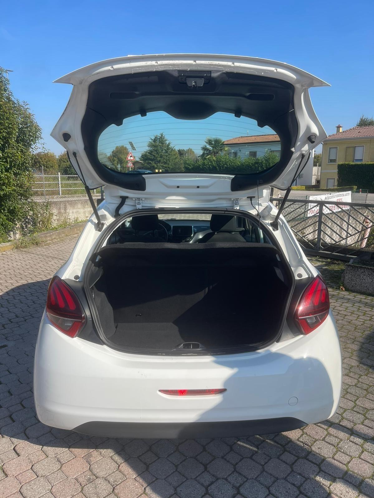 Peugeot 208 PureTech 82 5 porte Allure