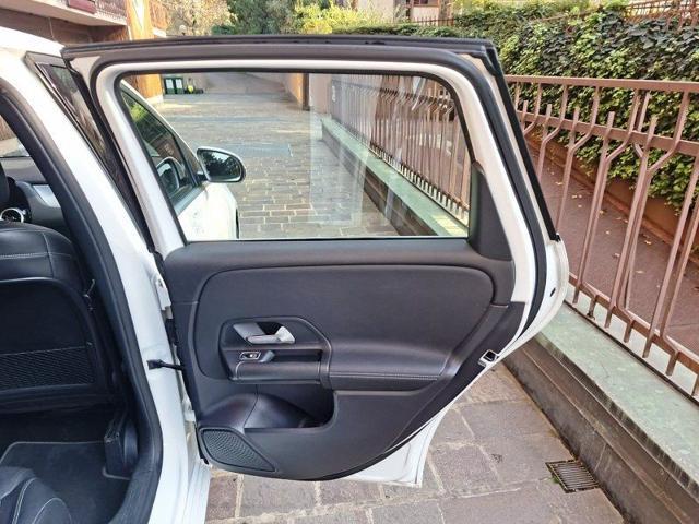 MERCEDES-BENZ B 180 d Automatic Sport