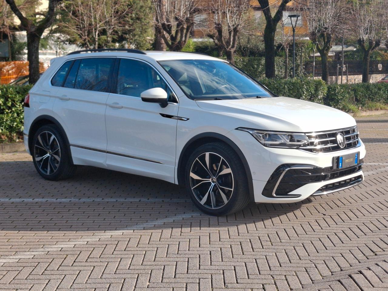 Volkswagen Tiguan 2.0 TDI 150 CV DSG R-Line -unico proprietario