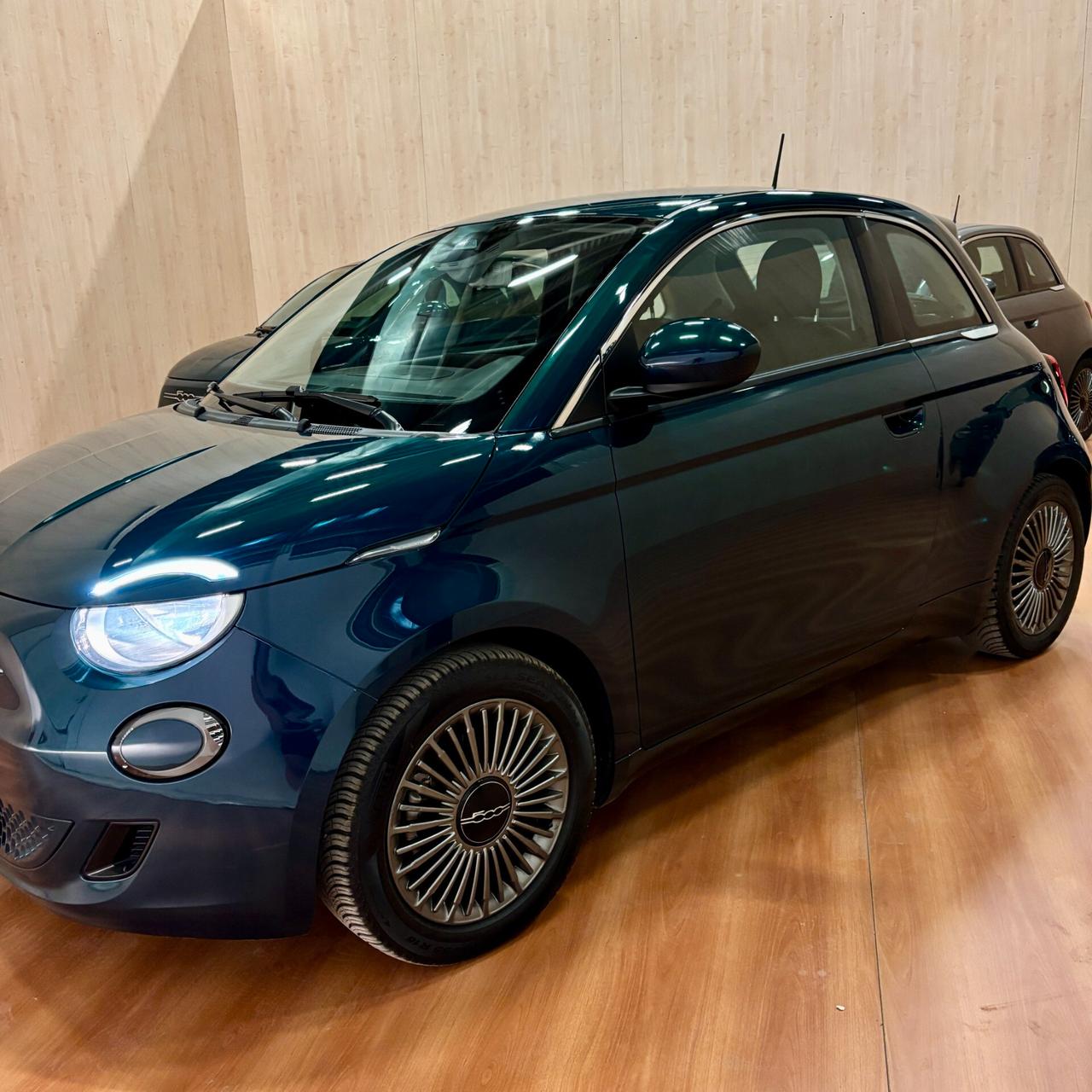 Fiat 500 500e Berlina 42 kWh Icon