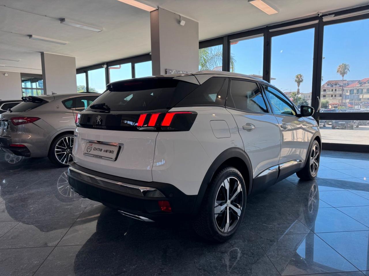 Peugeot 3008 1.6 hdi Allure 120cv Carplay Cockpit Uniprop