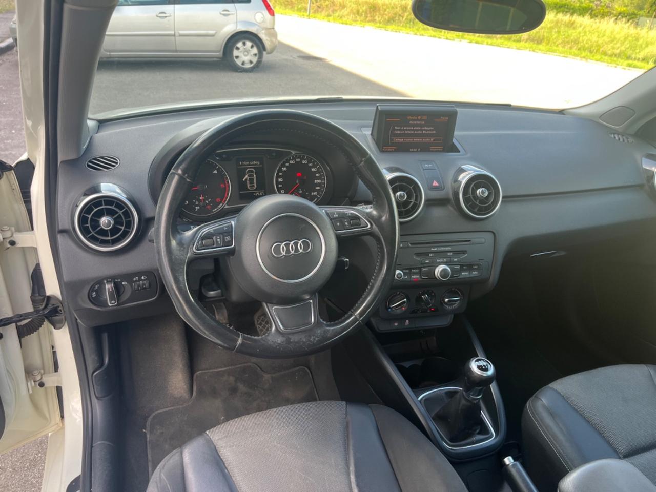 Audi A1 1.6 TDI 90 CV OK ANCHE NEOPATENTATI