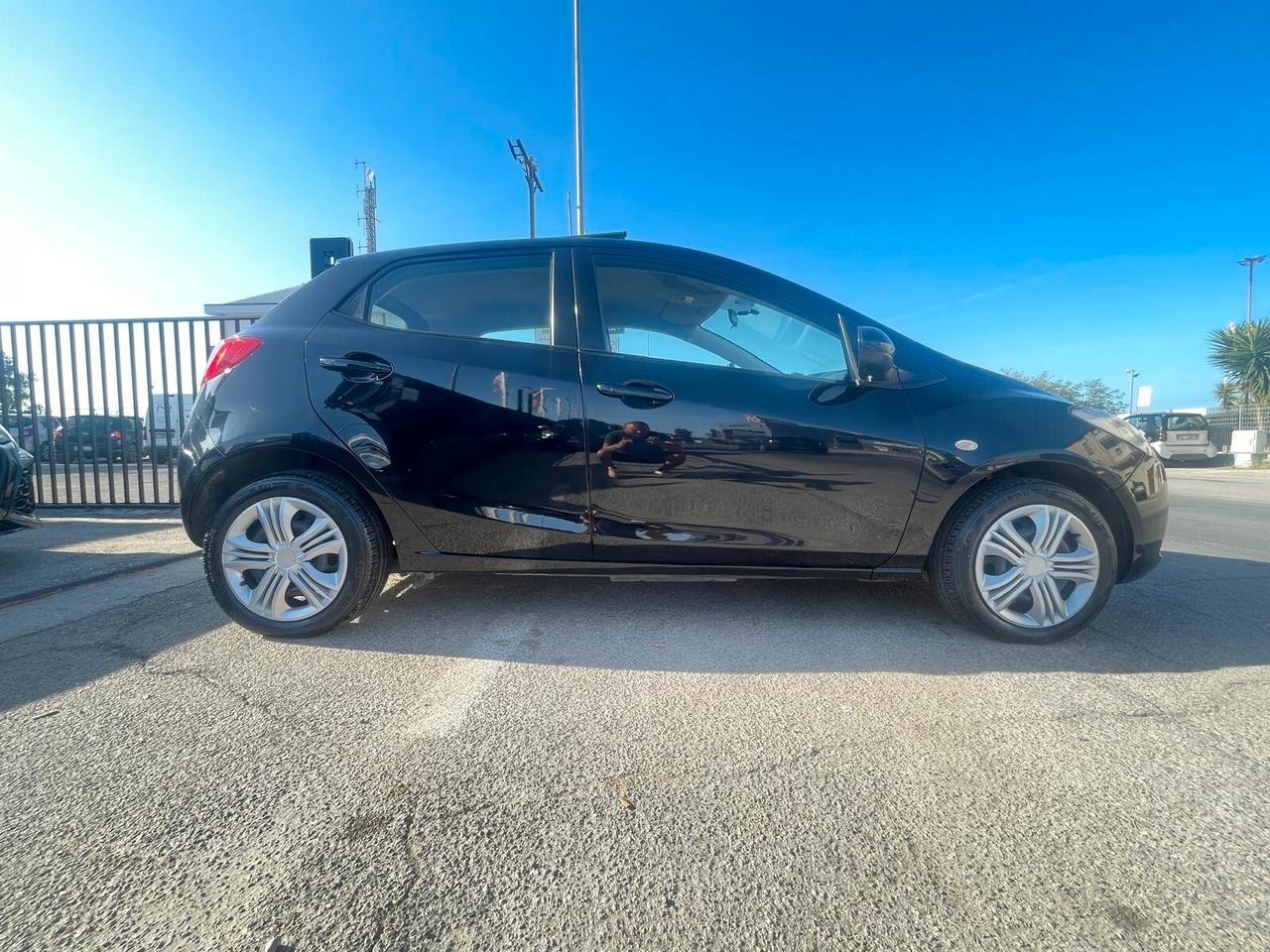 Mazda 2 Mazda2 1.3 16V 75CV 5p. Play GPL