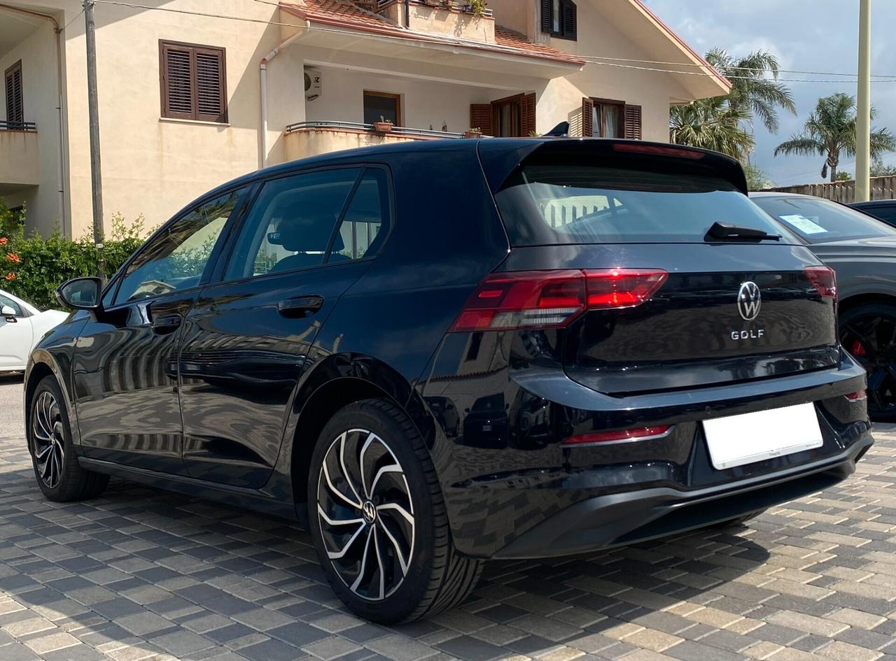 Volkswagen Golf 8 Life 2.0 TDI 116CV DSG