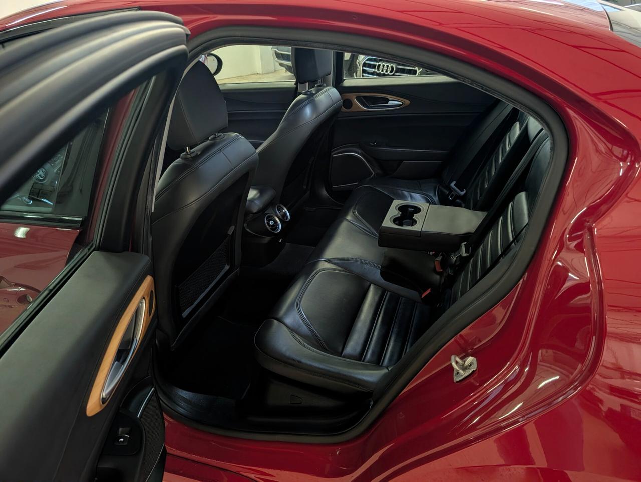 Alfa Romeo Giulia 2.2 Turbodiesel 210 CV AT8 AWD Q4 Veloce