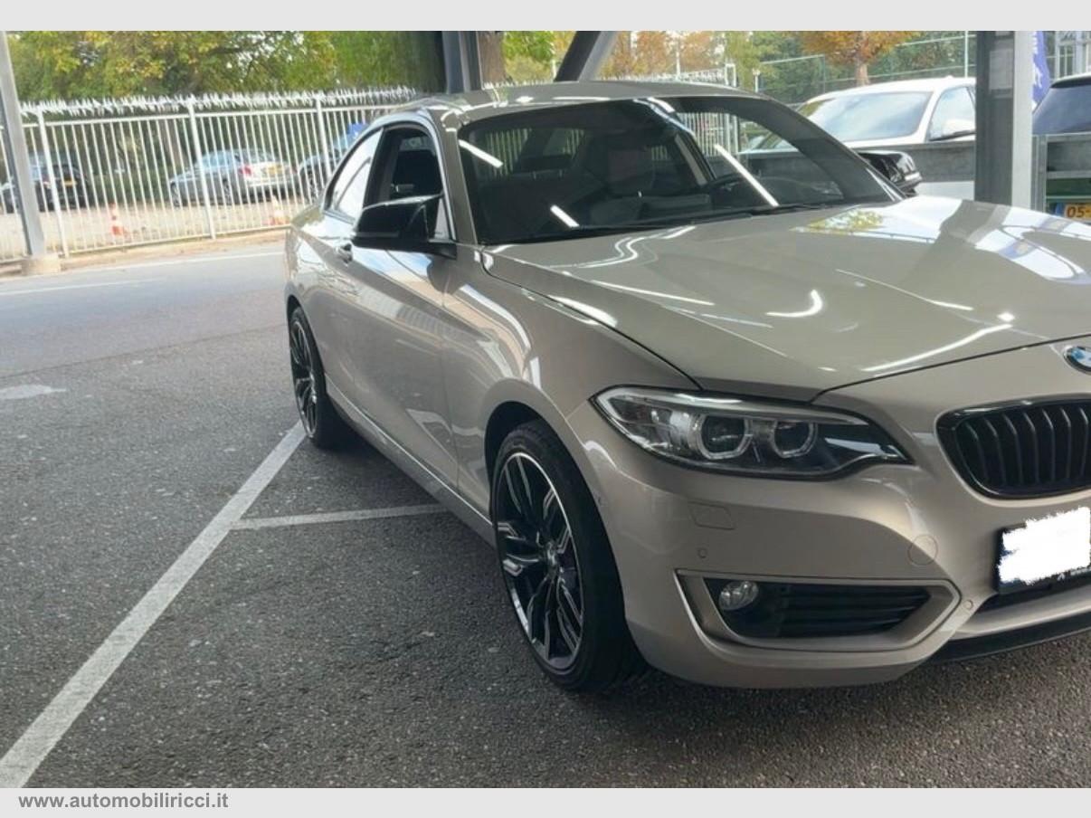 BMW 220i Coupé Advantage