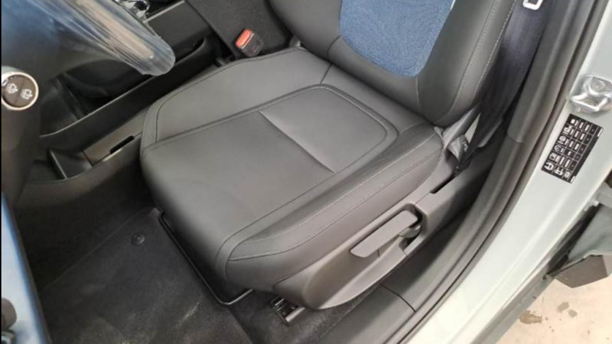 VOLVO Ex30 Single Motor Extended Range Rwd Plus