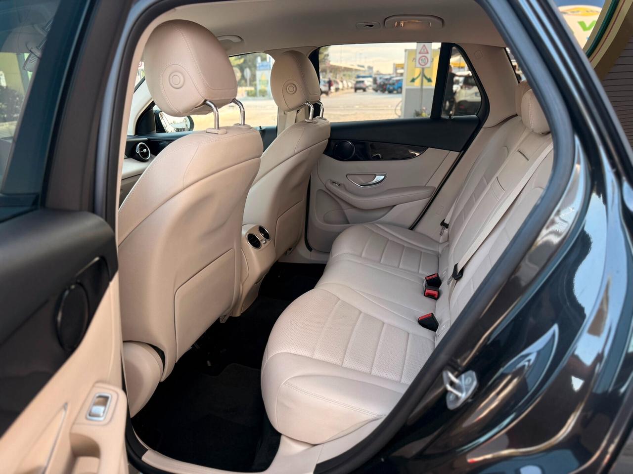 Mercedes-benz GLC 300 d 4Matic Sport TOTAL BLACK