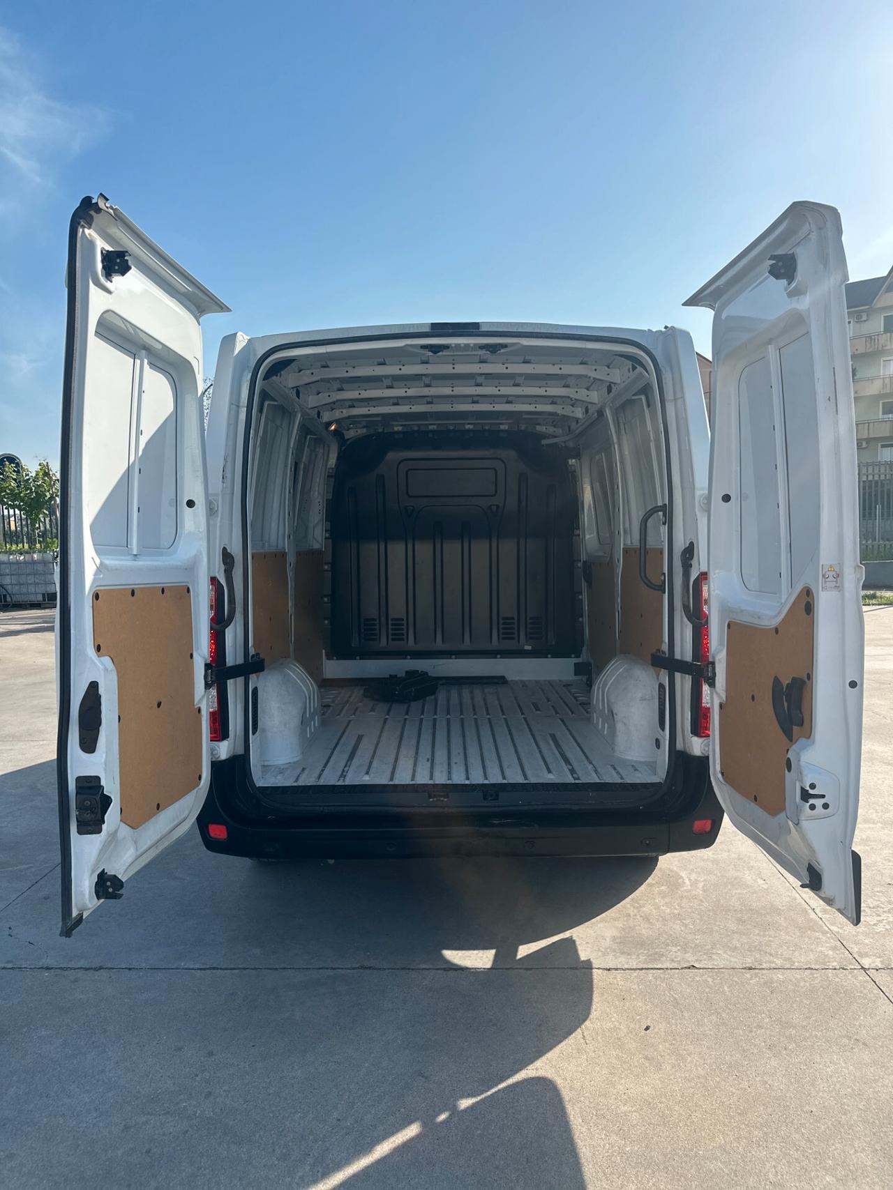 Renault Master 2.3 136 CV