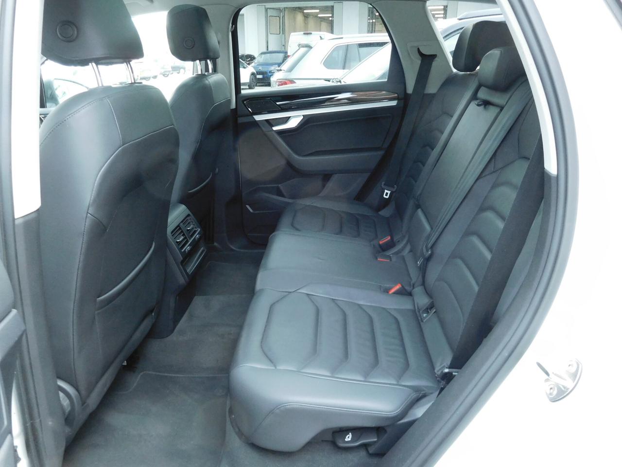 Volkswagen Touareg 3.0 V6 TDI SCR Black Style 231 cv 4Motion