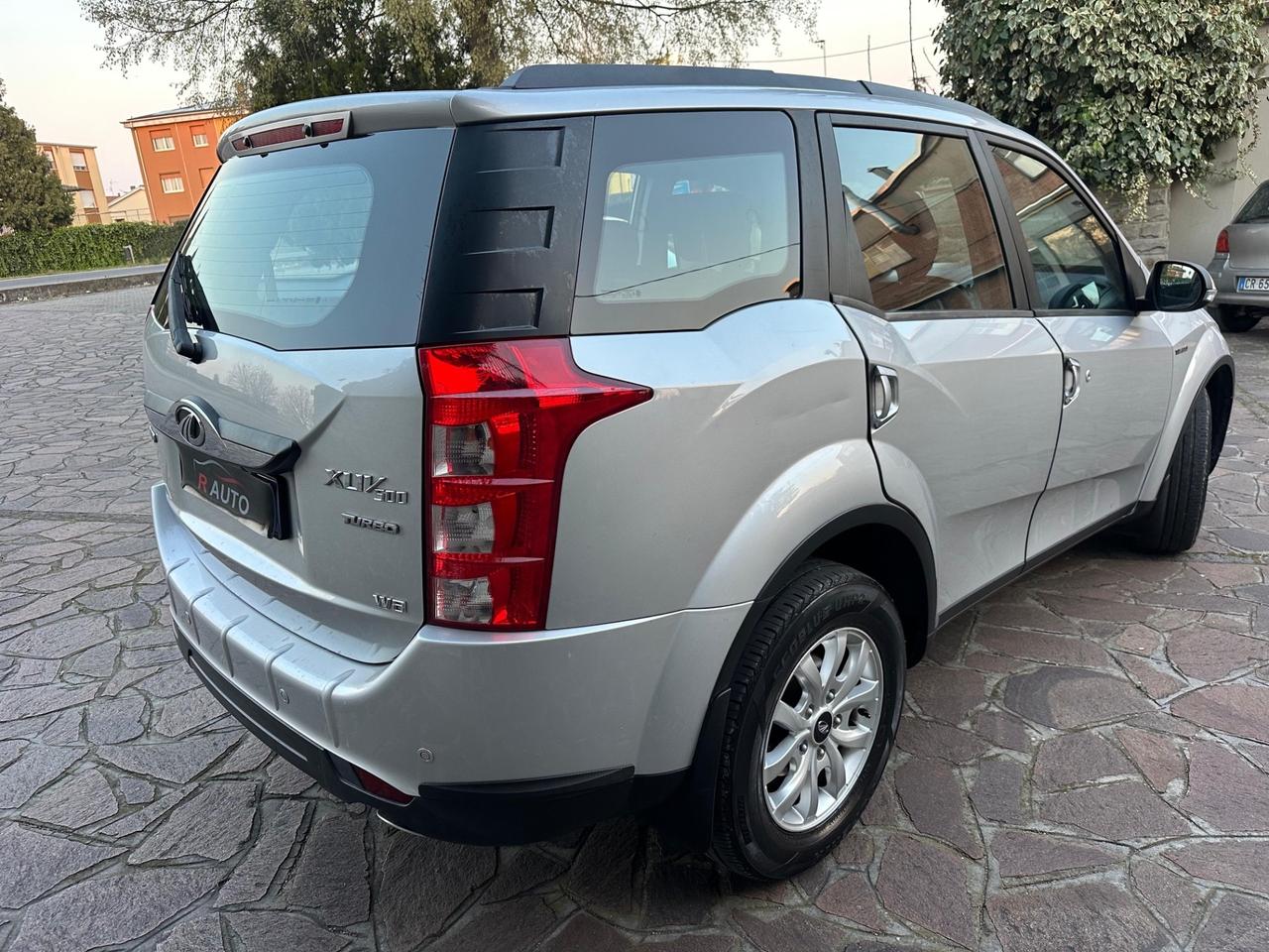 Mahindra XUV500 7 POSTI 2.2 16V AWD W10