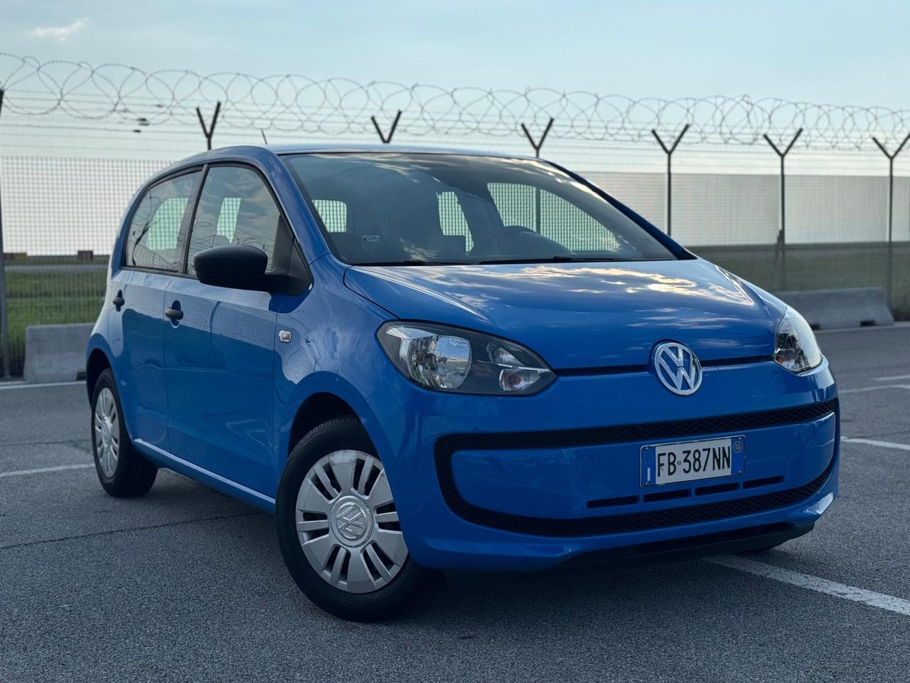 VOLKSWAGEN UP 1.0 BENZINA NEO PATENTATI KM REALI 12 MESI DI GARANZIA