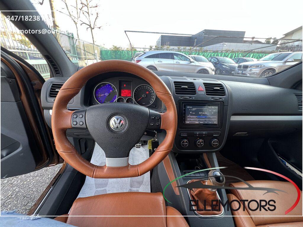 Volkswagen Golf GTI 2.0 TFSI GTI