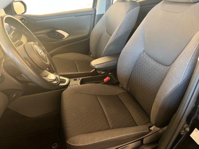 TOYOTA Yaris 1.5 Hybrid 5 porte Business