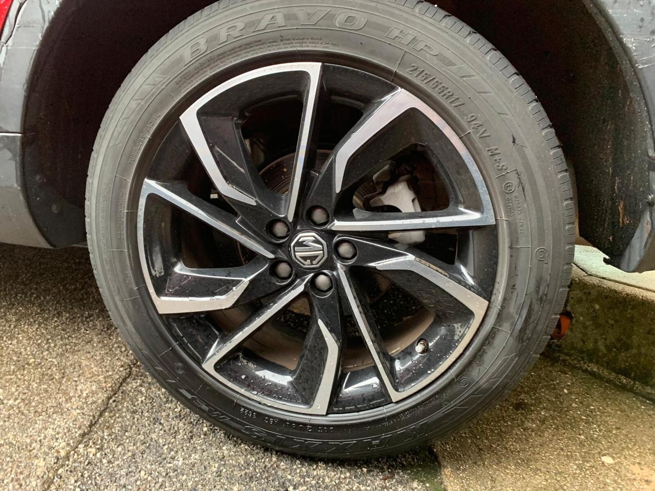 MG ZS 1.5 Luxury Garanz. Unicop. Neop. Full